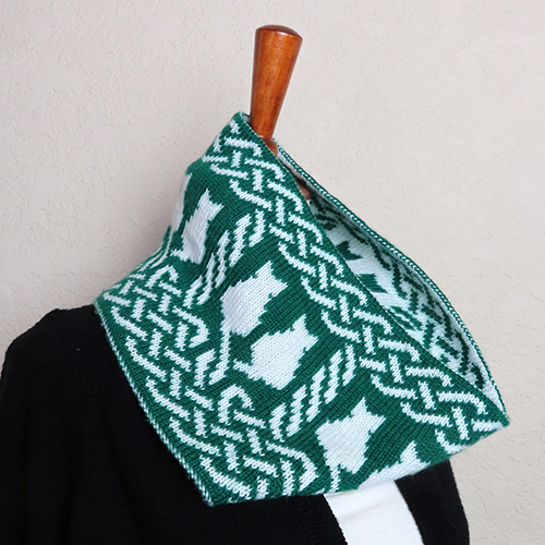 New Celtic Cat Cowl Pattern – 20% off through October 1!