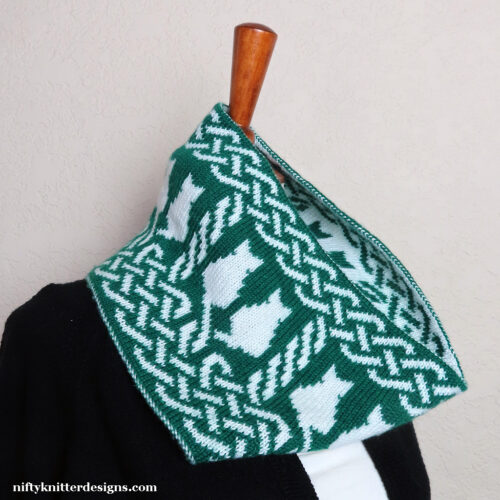Celtic Cat Cowl