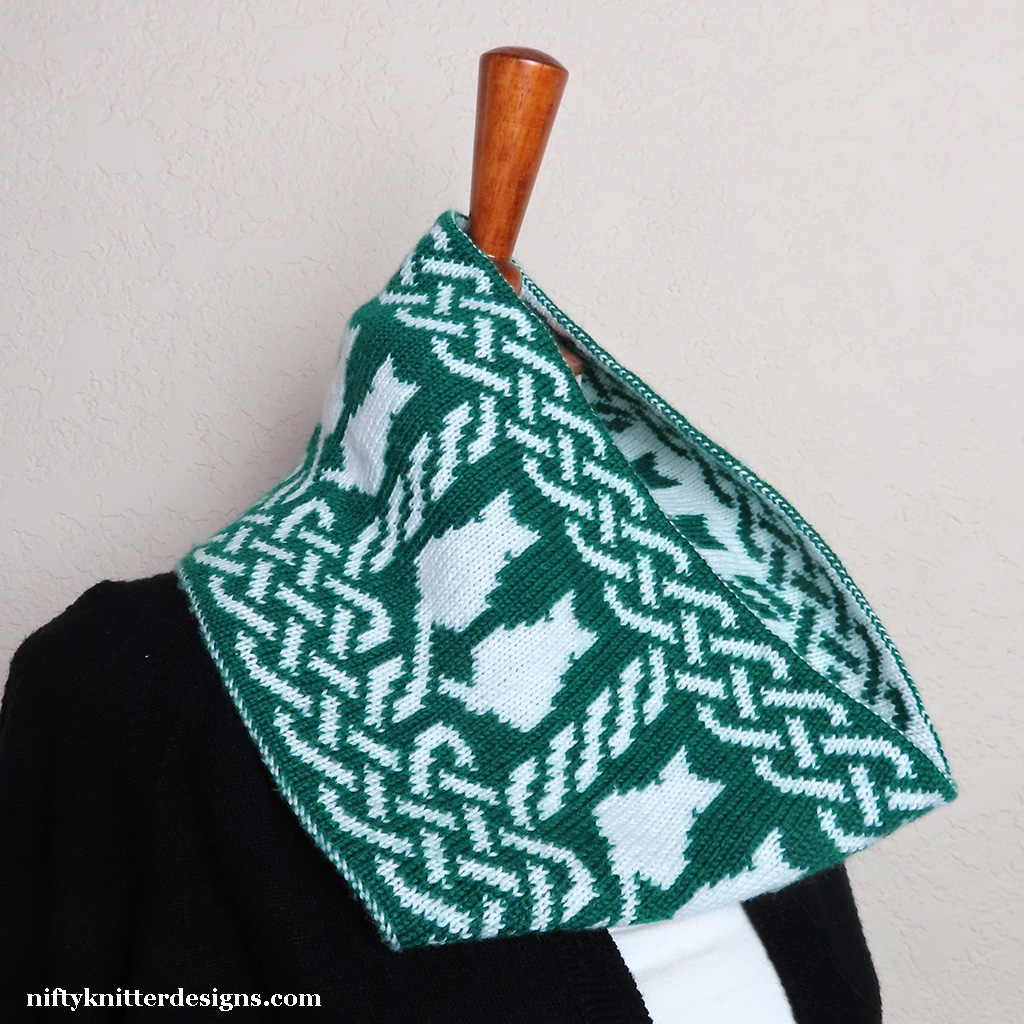 Celtic Cat Cowl