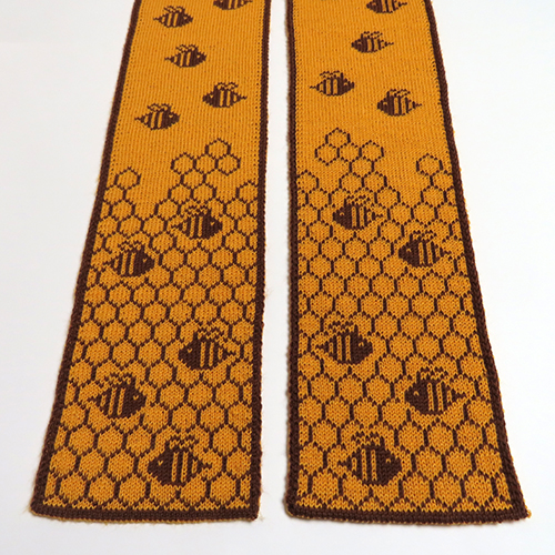 New Buzzy Bees Scarf Pattern – 20% off through April 28!