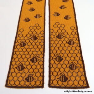 Buzzy Bees Scarf