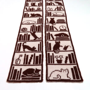 Cozy Cat Shelf Scarf